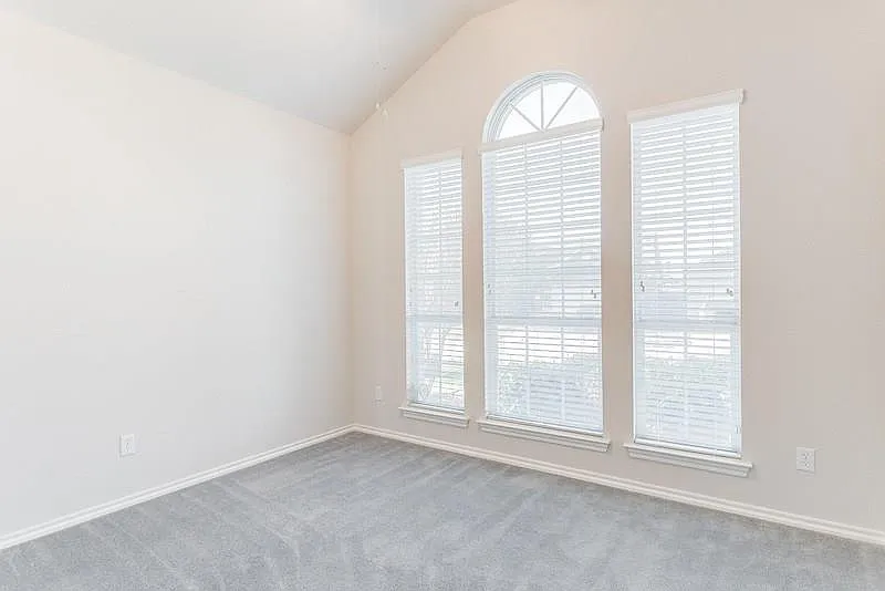 3 bed, 1618 sqft, $2,150 — Photo 3