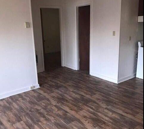 3rd image of 238 Solomon St