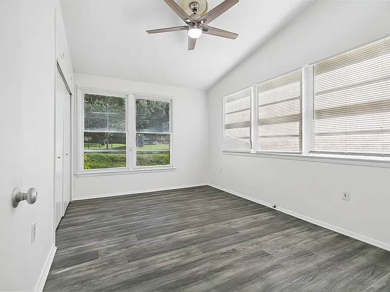 1322 Knollwood Dr — Photo 10