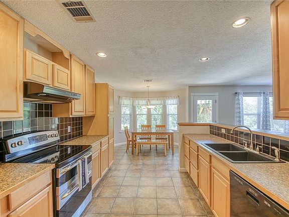 2nd image of 6006 La Mesa St