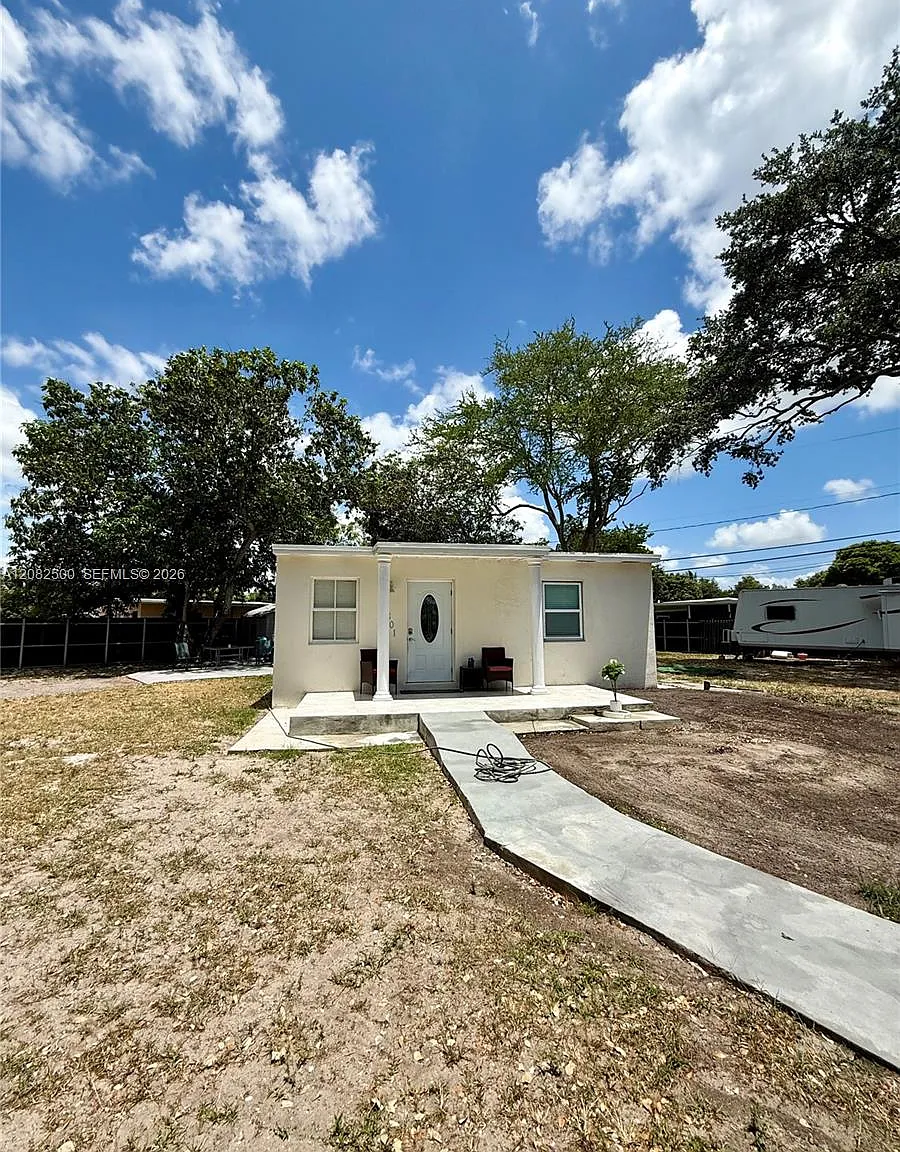 Golf Estates 1st Addn — Photo 1