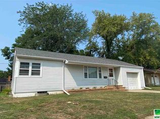 437 N Lynn Dr, Le Mars, IA 51031