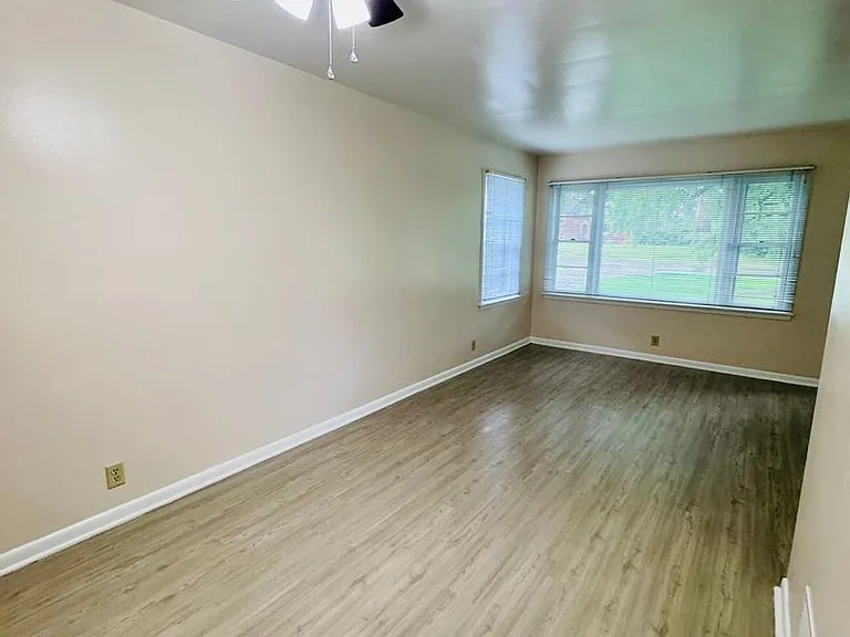 3003 Grand Ave — Photo 3