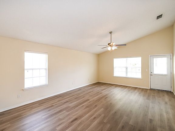 3rd image of 7317 Ironside Dr E