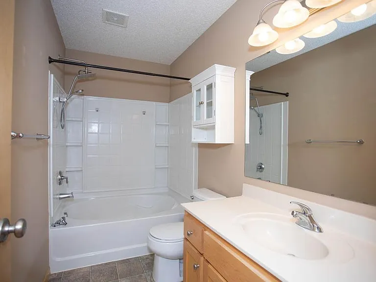 3175 Frontier Dr — Photo 15