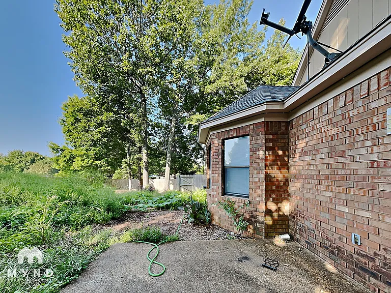 8233 Trinity Rd — Photo 20