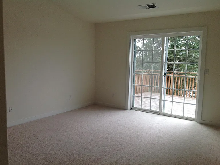 1240 Queen St — Photo 21
