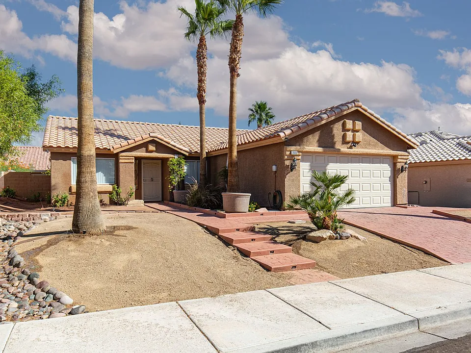 7900 White Grass Ave