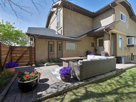 2nd image of 44 Coach Manor Rise SW