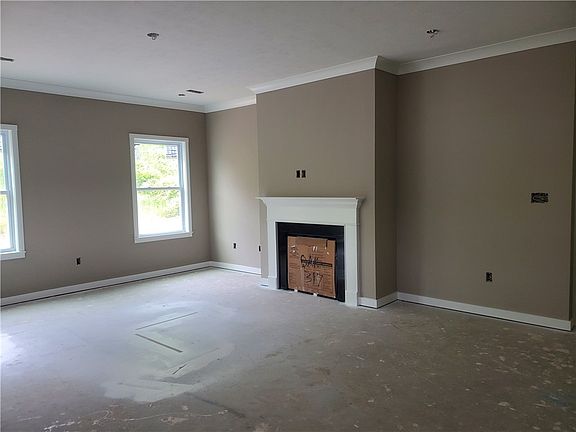 5th image of 284 Olivia Dr