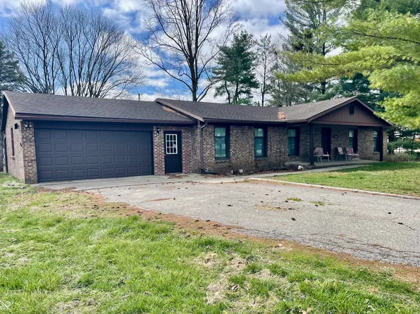 700 Albin Pond Rd, Greencastle, IN 46135