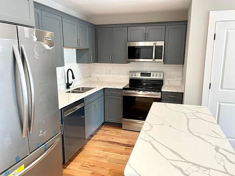1201 Huntington Ave #1-8 — Photo 8