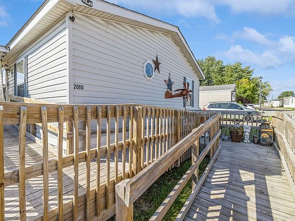 4th image of 2060 SE Winter Park Dr