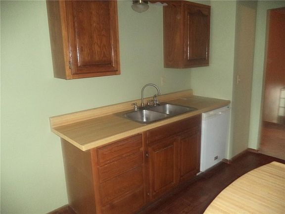 5th image of 139 Taylor Rd
