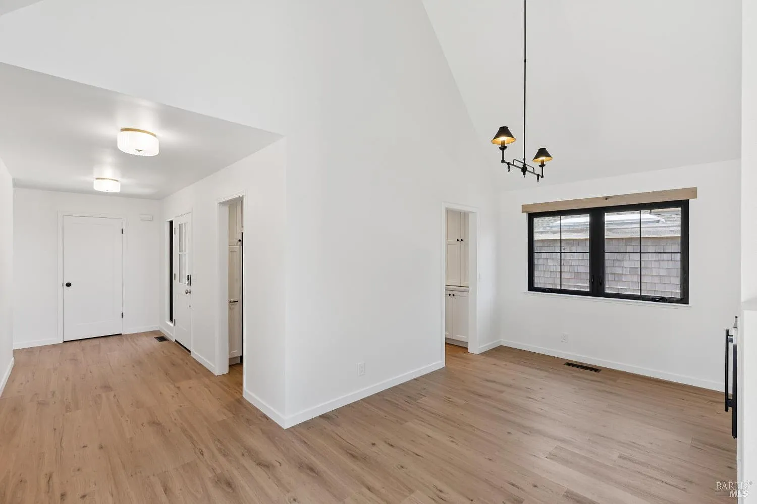 762 Crocus Drive - Photo 10