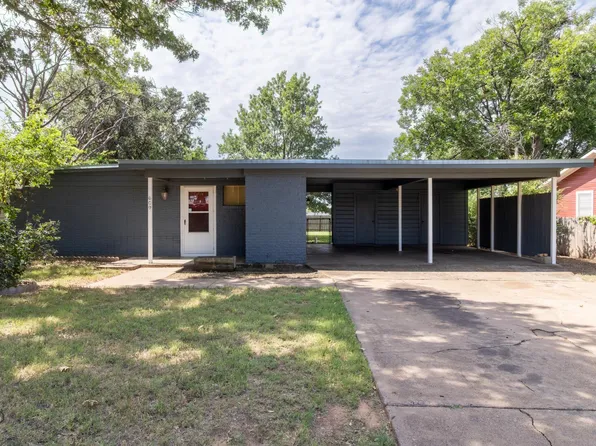 609 W Texas Ave, Iowa Park, TX 76367