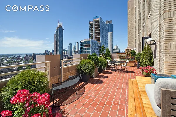 Sold by Compass | media 39