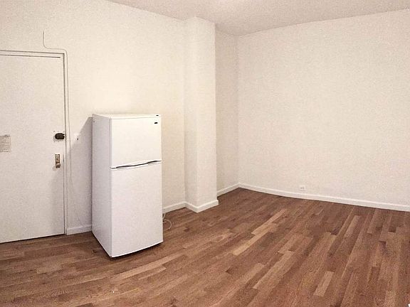 3rd image of 11 E 32nd St #D