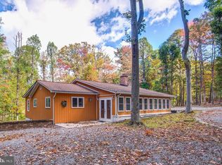 558 Hemlock Ln, Bluemont, VA 20135