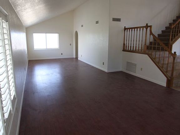 2nd image of 546 W Casa Grande Lakes Blvd N