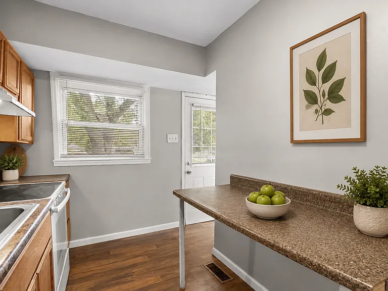204 Tay Rd — Photo 12