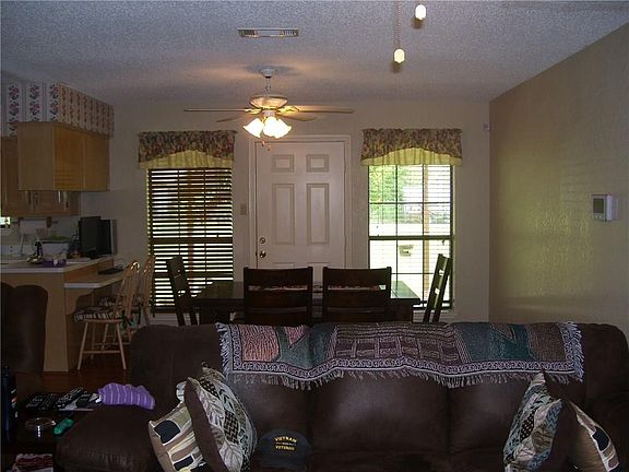 4th image of 1202 Park Ave