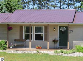 2189 Teakwood Dr, Kingsley, MI 49649