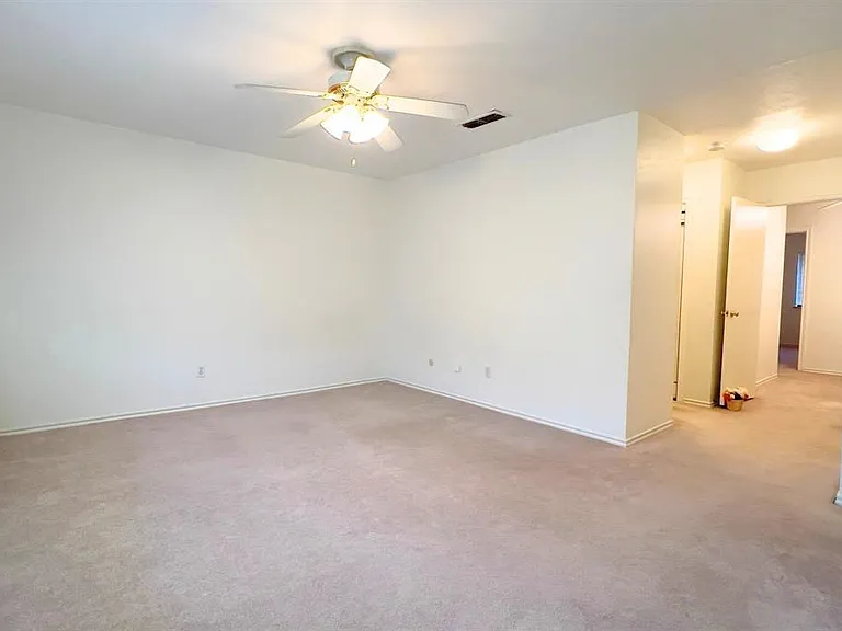 2626 Custer Pkwy #C — Photo 7