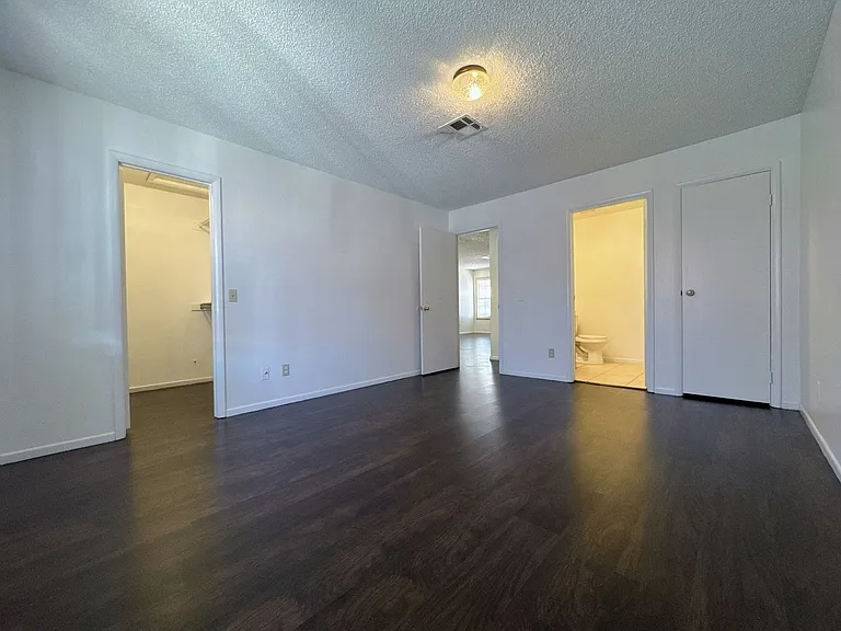 6659 W Tropicana Ave — Photo 10