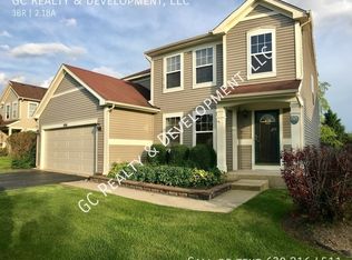 686 Graham Rd, North Aurora, IL 60542