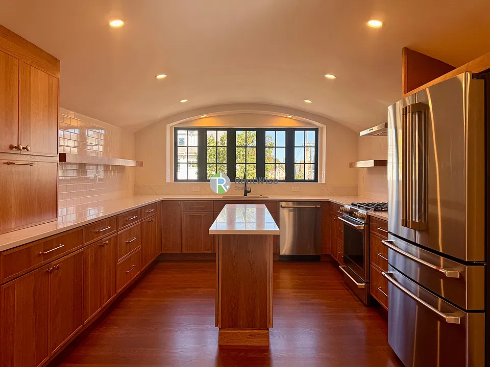 58 Benton Rd