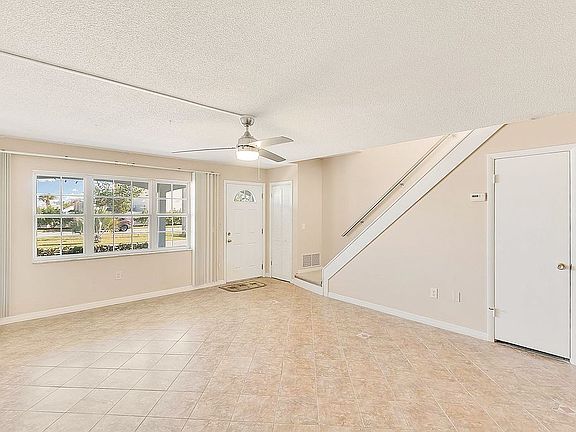3rd image of 302 Palm Springs Blvd