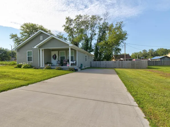 23 Strange St, Stanton, KY 40380