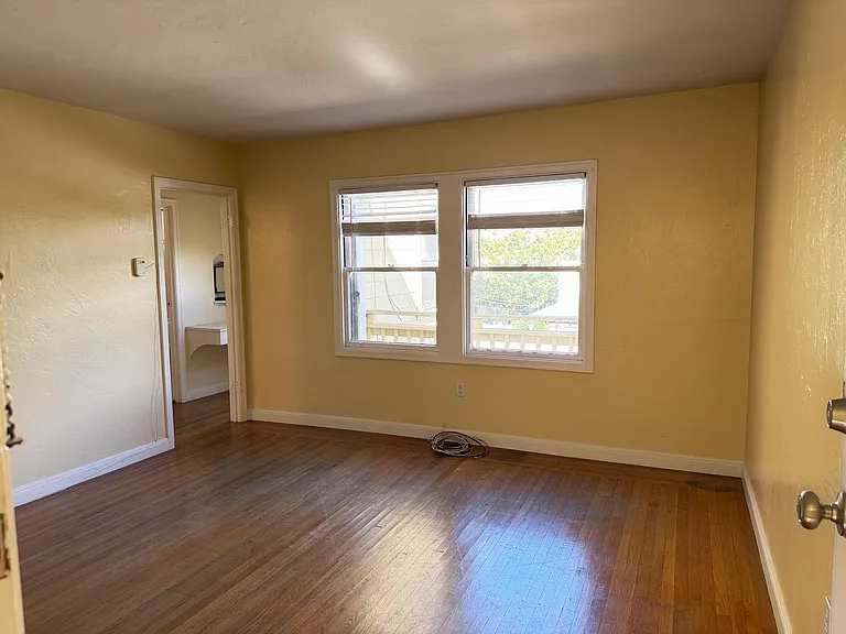 1215 Park Street — Photo 4