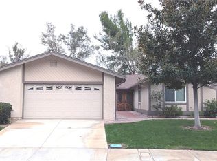 718 Via La Paloma, Riverside, CA 92507