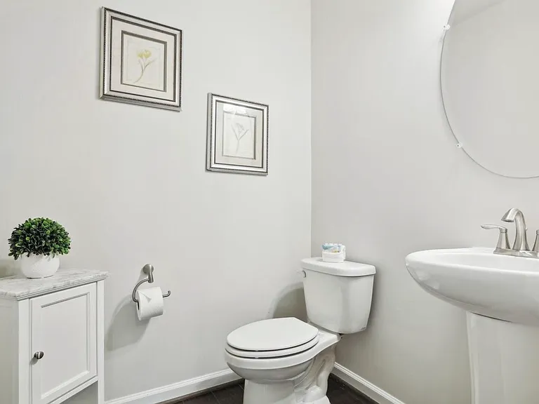 8329 Meadowood Dr — Photo 12