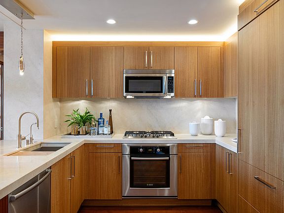 5th image of 1 Hawthorne St Unit 21C