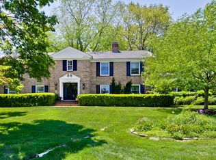 14 Forest Hills Rd, Lake Bluff, IL 60044