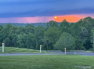 14 Silano Dr, Oxford, CT 06478