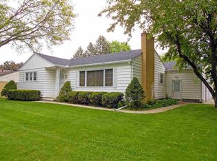 1035 S Hill Dr, Waterloo, IA