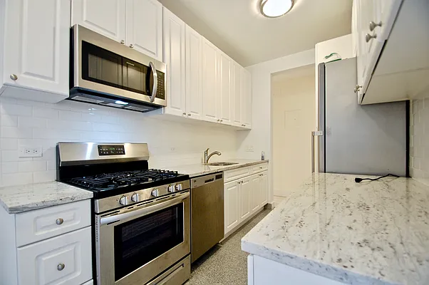 Rented by Bohemia Realty Group | media 12