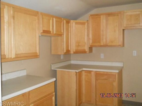3rd image of 104 S Peach Ave