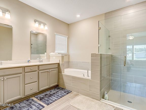4th image of 84970 FALL RIVER Parkway
