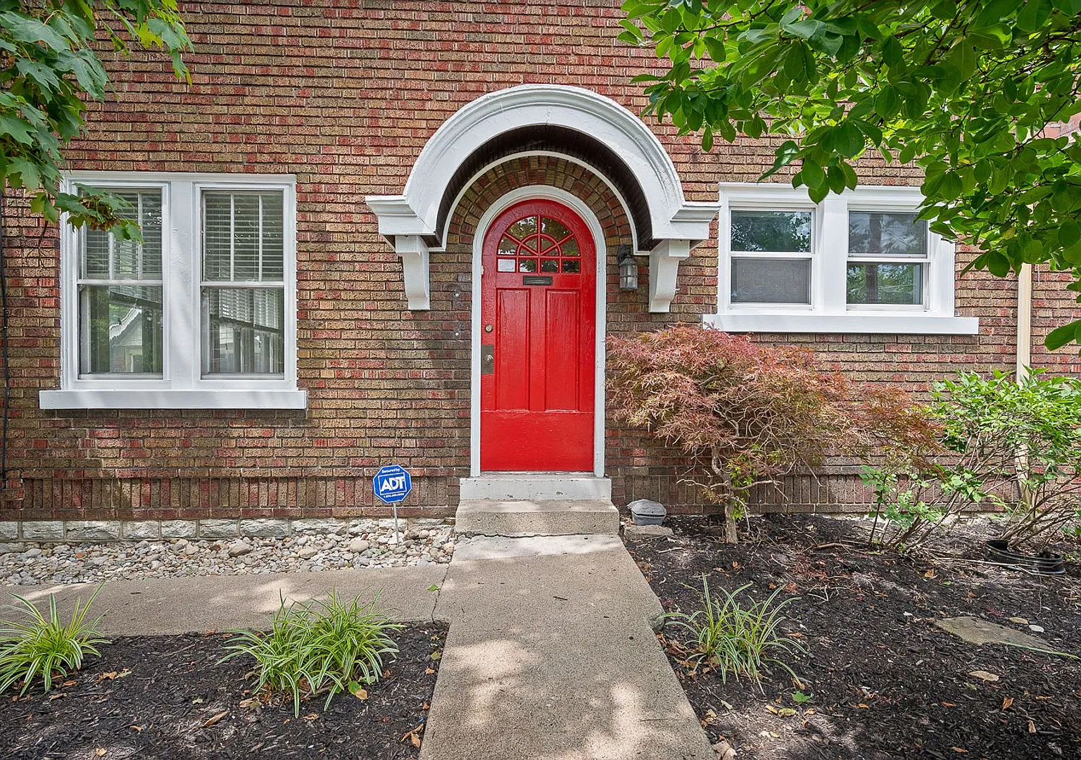 505-507 W McMillan — Photo 2