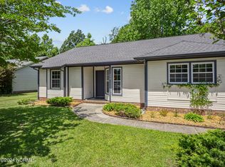 270 Raintree Rd, Jacksonville, NC 28540