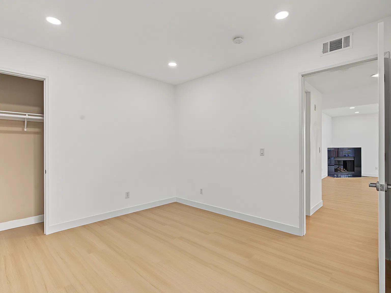 3 bed, 1440 sqft, $4,000 — Photo 3