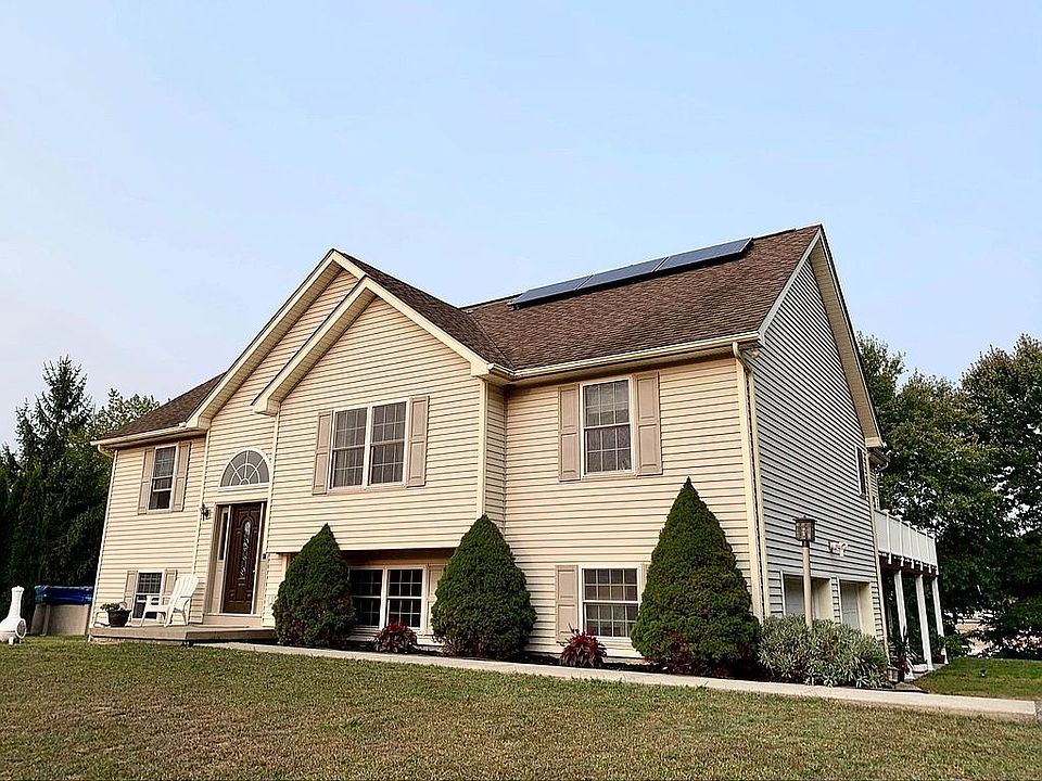 1st image of 14 Rose Ann Dr