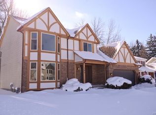 163 Deer Rdg, Getzville, NY 14068