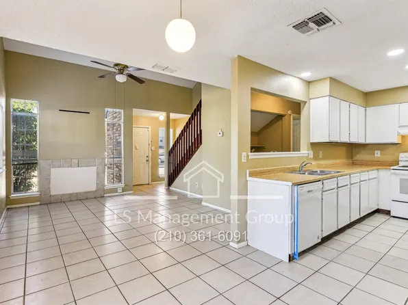 6702 Windsor Holw, San Antonio, TX 78239