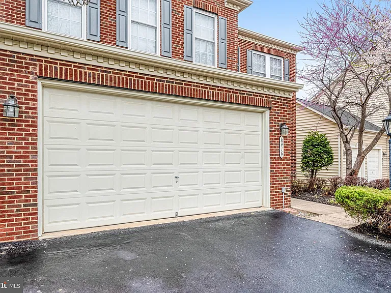 8416 Churchside Dr — Photo 11